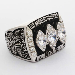Los Angeles Raiders Super Bowl XXI championship ring with diamonds.